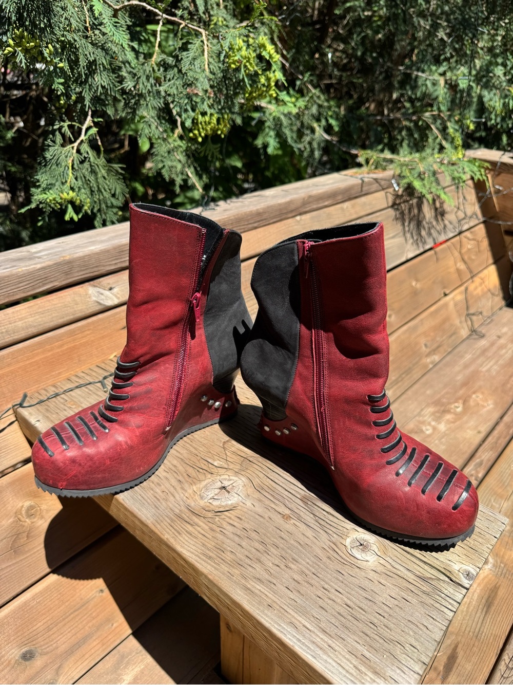 Fluevog Maleike boots -black & red - Picture 4 of 7